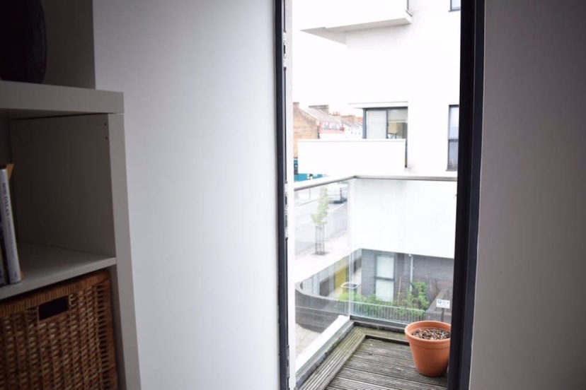 Beautiful 2 Bedroom Apartment in Dalston — отель с удобным расположением в Лондоне