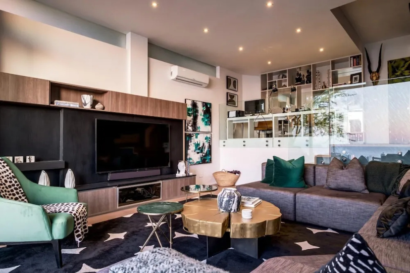 Beautifully Designed Villa w Sweeping Views Belle View — отель с удобным расположением в Кейптауне