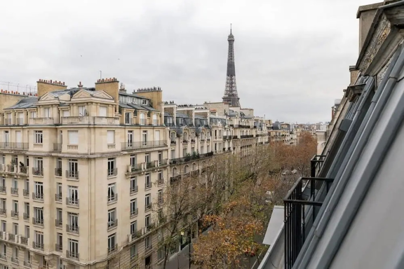 Coquelicot Delightful 1 Bedroom Apt Near Eiffel Tower — комфортный отель в Париже
