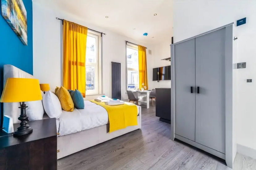 Цены на Studio 2 - Gorgeous Studio in Earls Court в Лондоне