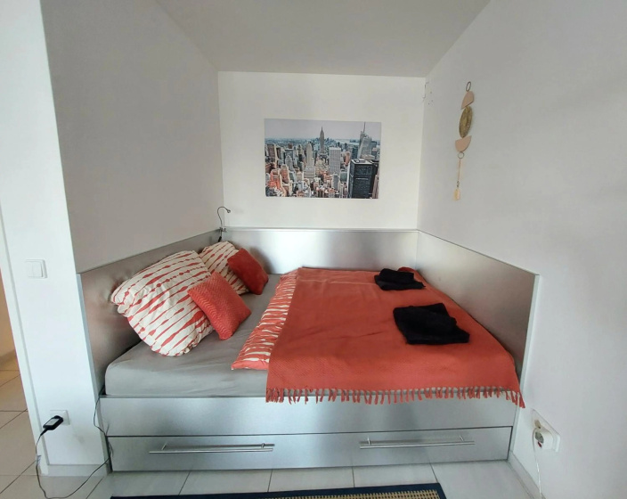Mischek Tower Apartment with private terrace next to UNO — отель в вене, Австрия