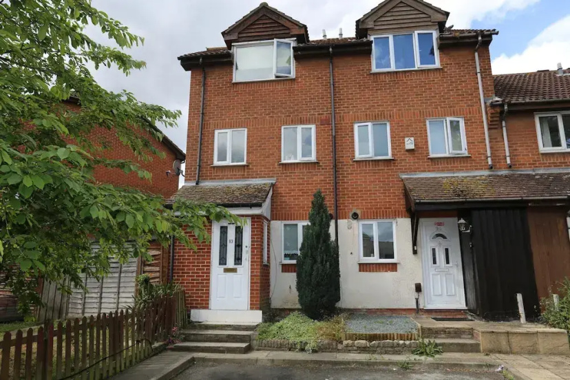 Beautiful 3 Beds House - Thamesmead 3 — отель в Лондоне, Соединенное Королевство