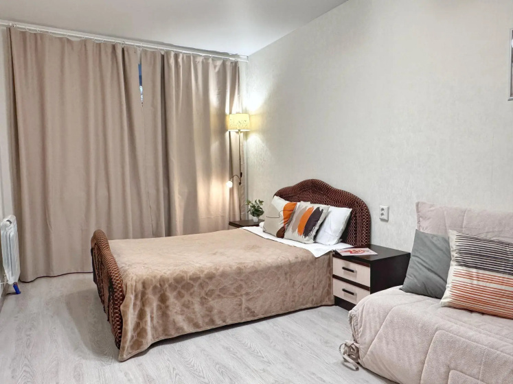 Apartamenty na ulice Molodoj Gvardii 102A — забронировать отель в Кирове