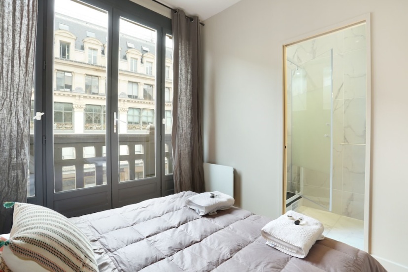 Charming and new apartment centre de Paris (Réaumur) — отель с удобным расположением в Париже