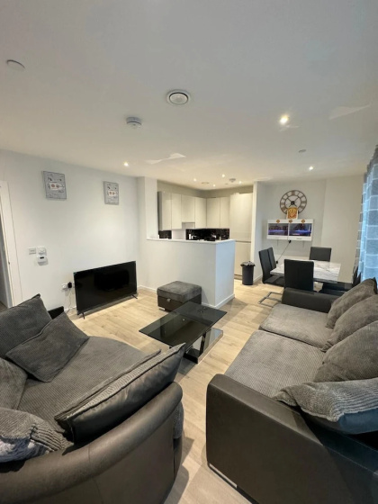 London City Chic Apartment With 3 Bedrooms — отель в Лондоне, Соединенное Королевство