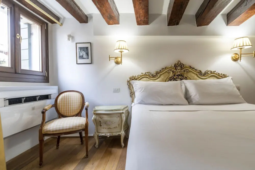 Gondola Luxury Apartment by Wonderful Italy — забронировать отель в Венеции