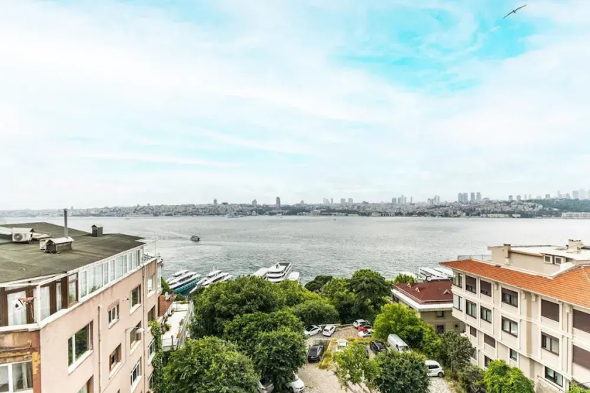 Duplex Flat w Panoramic Bosphorus View and Terrace — комфортный отель в Стамбуле
