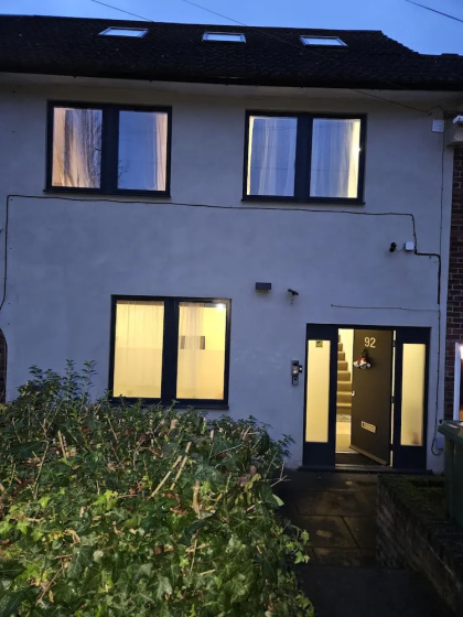 1 Bed Flat - Sleeps 2 - Pets - Garden - Parking 3 — отель в Лондоне, Соединенное Королевство