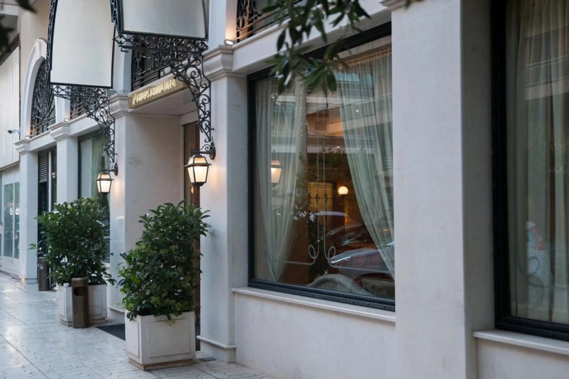 Athens Atrium Hotel and Suites — комфортный отель в Афины