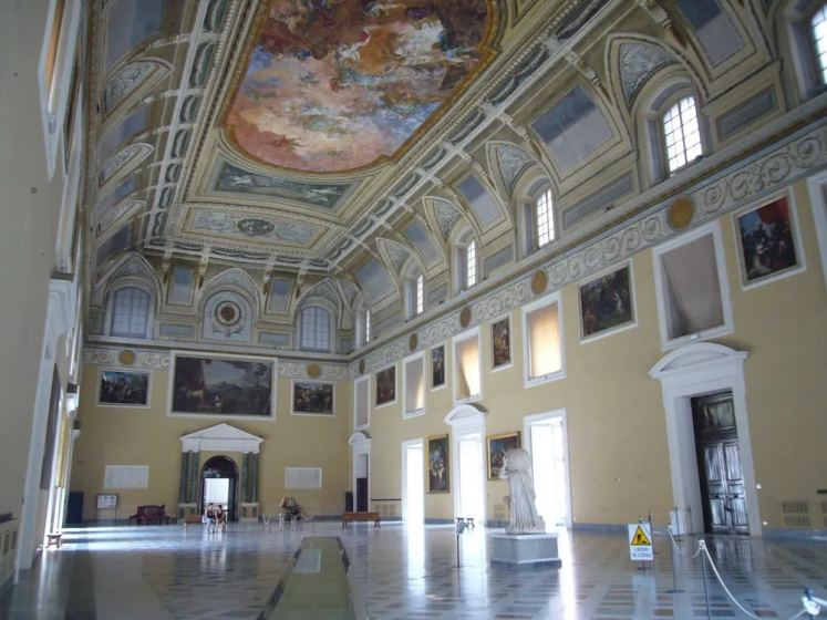 Soave Rooms — комфортный отель в Неаполе