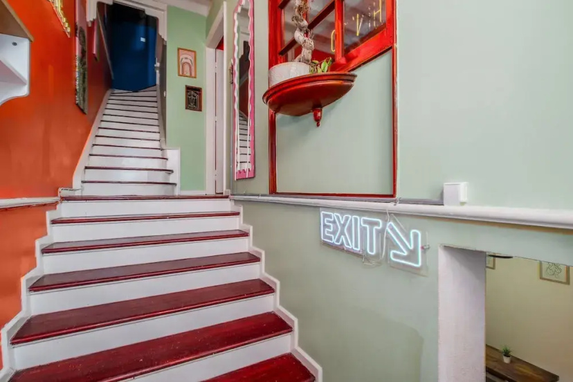 Central Flat 5 min to Kad k y Coastline — отель с удобствами в Стамбуле