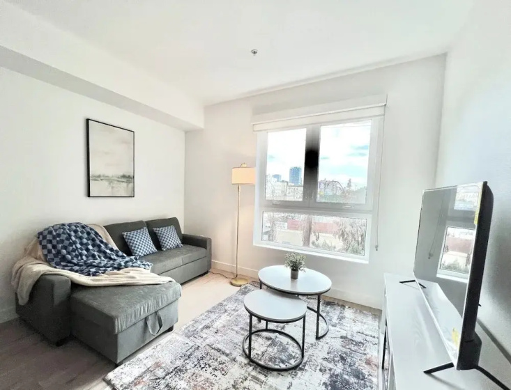 Цены на Stylish Westwood Apartment в Лос-Анджелесе