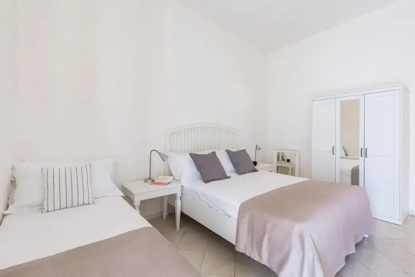 Appartamento in Zona Universit by Wonderful Italy — отель в Неаполе, Италия