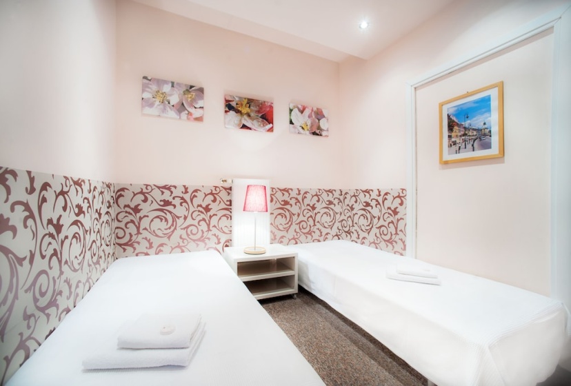 Apartamenty Dobranoc - ul. Storczykowa — комфортный отель в Варшаве