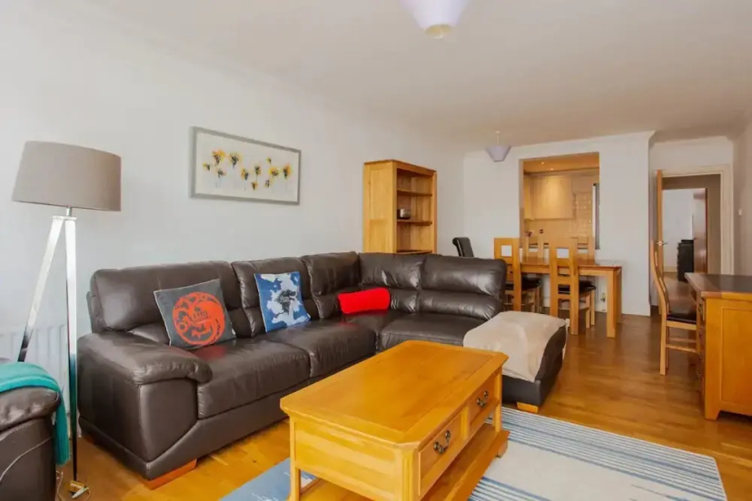 Bright 2 Bedroom Apartment in Islington — забронировать отель в Лондоне