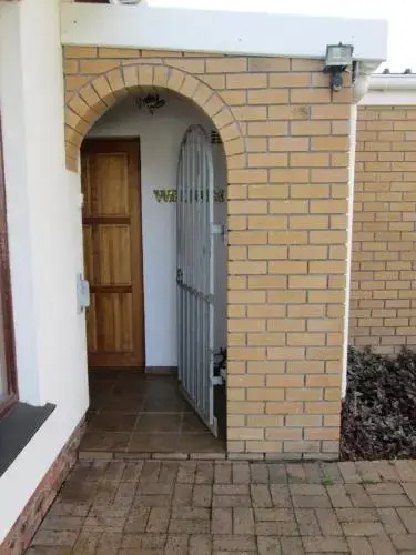 34 On Marten Crescent — комфортный отель в Кейптауне