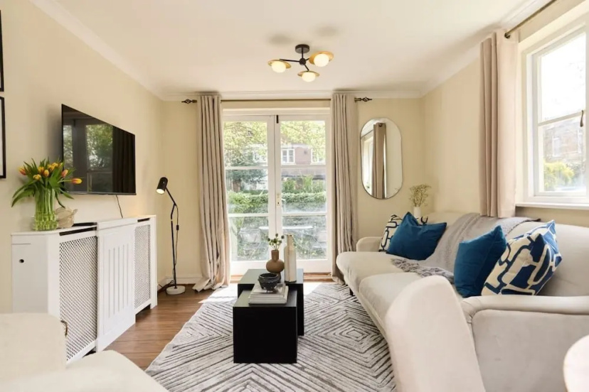 The Brompton Park Escape Bright 2bdr Flat With Patio Access — отель в Лондоне, Соединенное Королевство