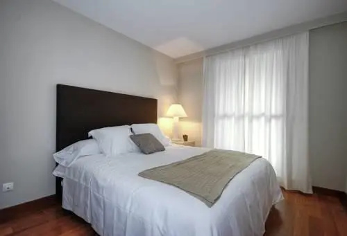 Apartamentos Fuencarral Luxury — отель с удобным расположением в Мадриде