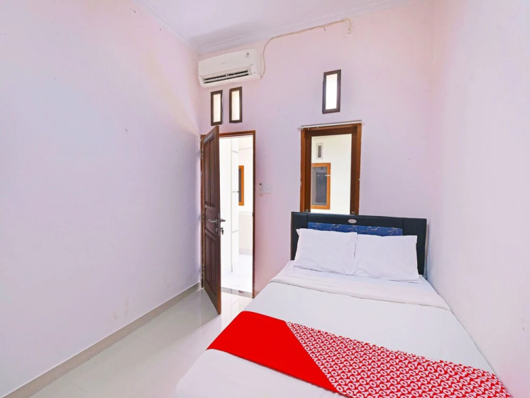 Hotel O Sandat Guest House — отель с удобным расположением в Денпасар