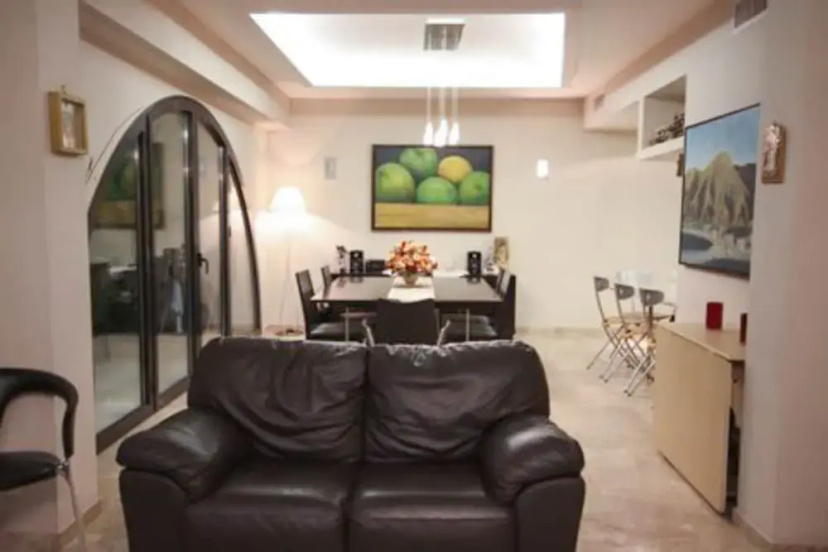 David Village with Pool & Patio — отель в Иерусалим, Израиль