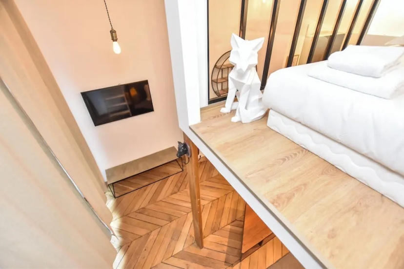 Cosy Apartment With 2 Bedrooms — забронировать отель в Париже
