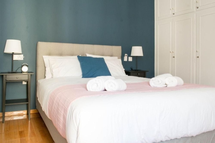 UPSTREET Chic and Cosy Flat in Plaka — забронировать отель в Афины