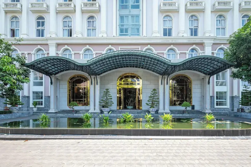 Cozrrum Lux - Sonata Imperial — забронировать отель в Хошимине