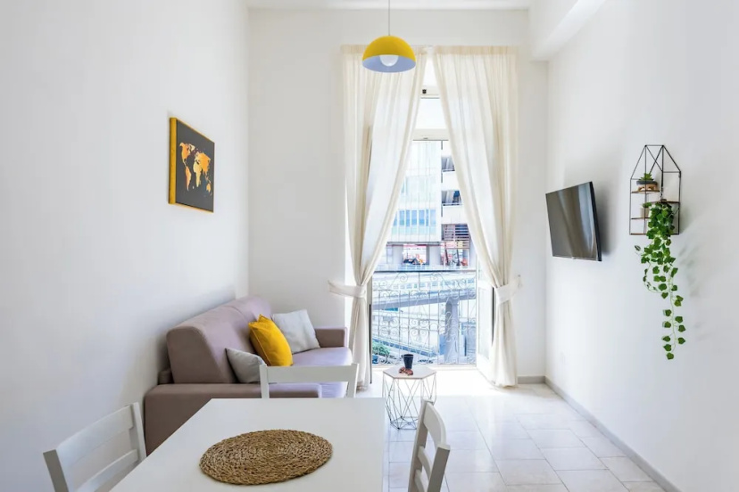 Urban Base Garibaldi by Napoliapartments — забронировать отель в Неаполе