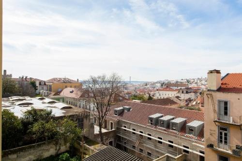 Bairro Alto Viewpoint Flat — отель с удобствами в Лиссабоне