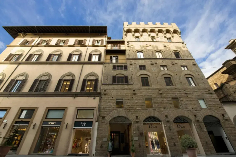 Residenza d'Epoca Antica Torre di Via Tornabuoni — комфортный отель в Флоренции