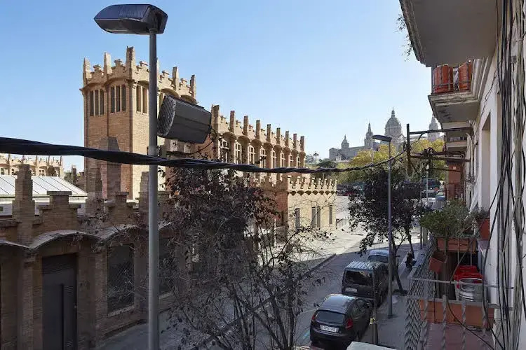 Magic Fountain Apartments — забронировать отель в Барселоне