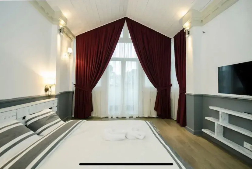 Stylish Triplex House Balat — забронировать отель в Стамбуле