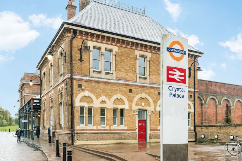 NEW Fantastic 1BD Crystal Palace Flat in London — отель с удобствами в Лондоне