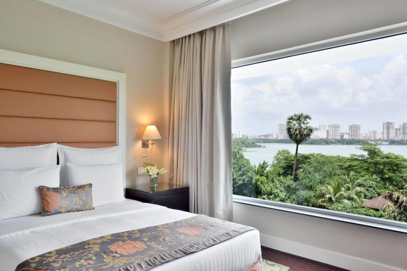 Lakeside Chalet, Mumbai - Marriott Executive Apartments — отель с удобным расположением в Мумбаи