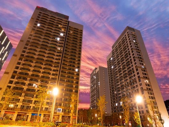 Home Livable International Apartment (Shenzhen International Exhibition Center Store) — отель в Шэньчжэне, Китай