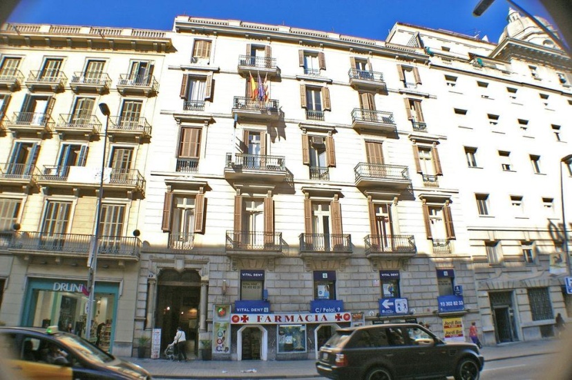 Pelayo Deluxe Apartments 1 — отель в Барселоне, Испания