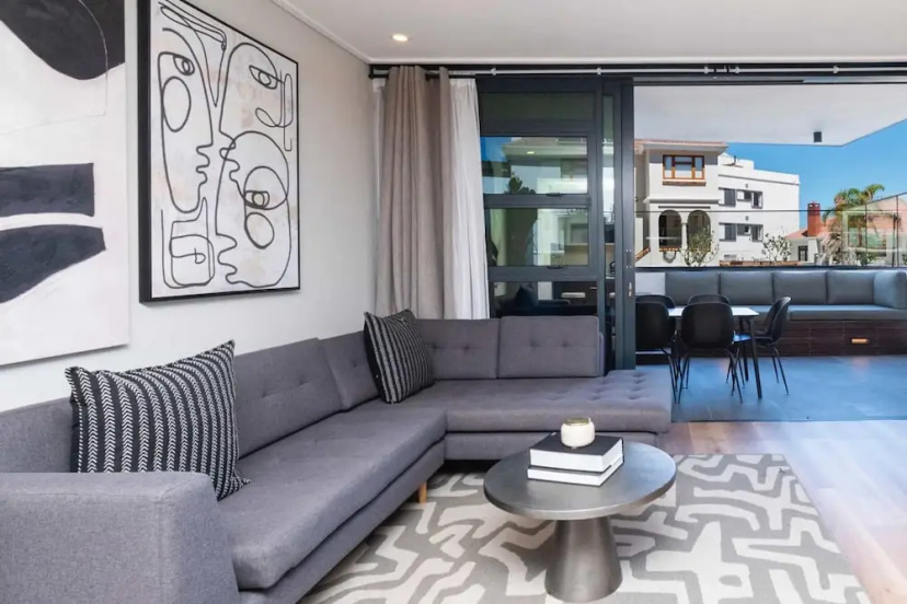 Modern Central Secure Cape Town 2bed Bantry Suite — отель с удобным расположением в Кейптауне