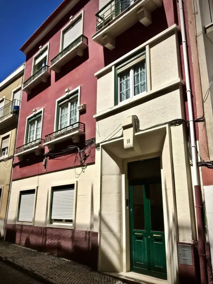 Hola Lisbon Suites — отель с удобствами в Лиссабоне