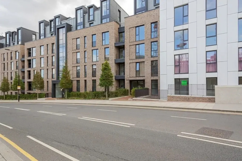 Цены на Modern 1 Bedroom Apartment Near Olympic Park в Лондоне