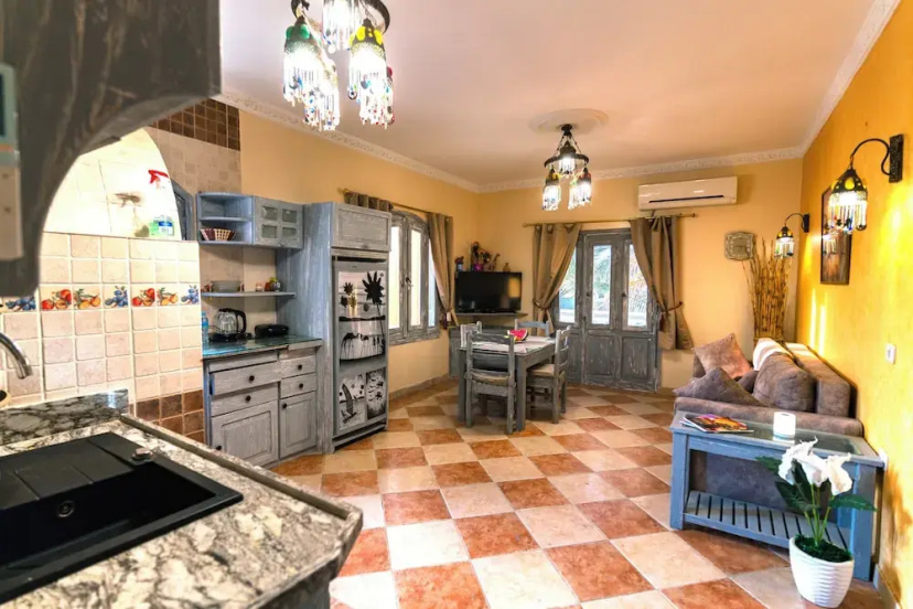 Цены на Villa With Pool BBQ Grill Garden Beduintent Sunbeds Jacuzzi в Эосте