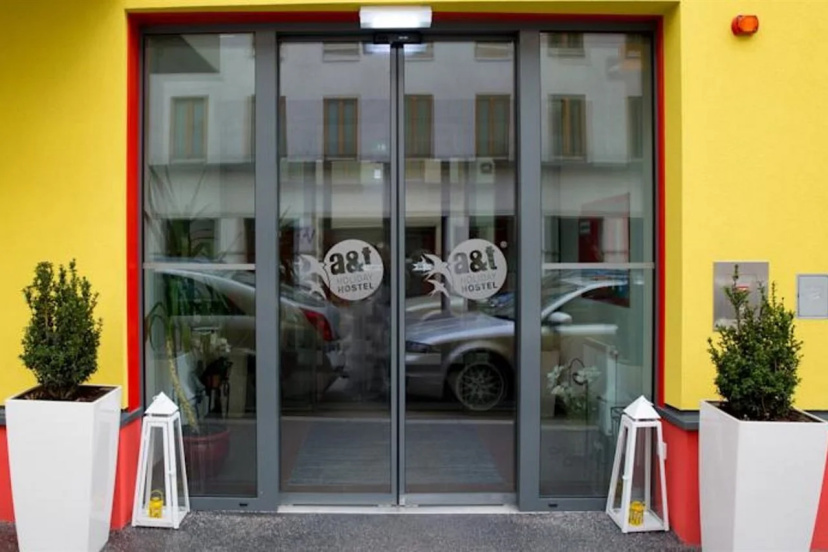 A&T Hotel & Hostel — отель в удобной локации в вене