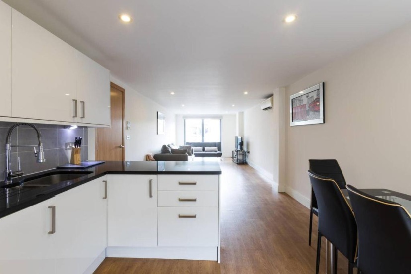 Bright and Modern 3 Bed Apartment Hyde Park Central London — забронировать отель в Лондоне