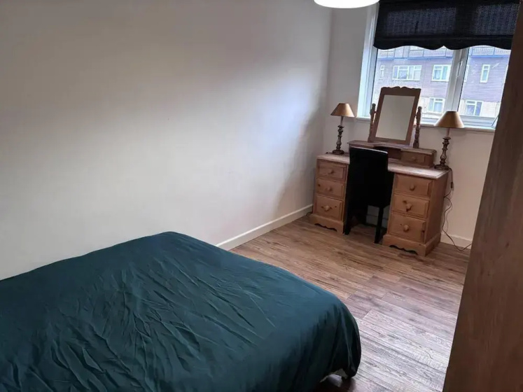 Цены на Spacious 2-bed Apartment in Hornchurch в Лондоне