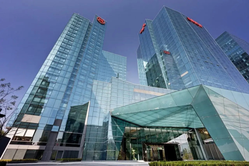 Sheraton Grand Beijing Dongcheng Hotel — забронировать отель в Пекине