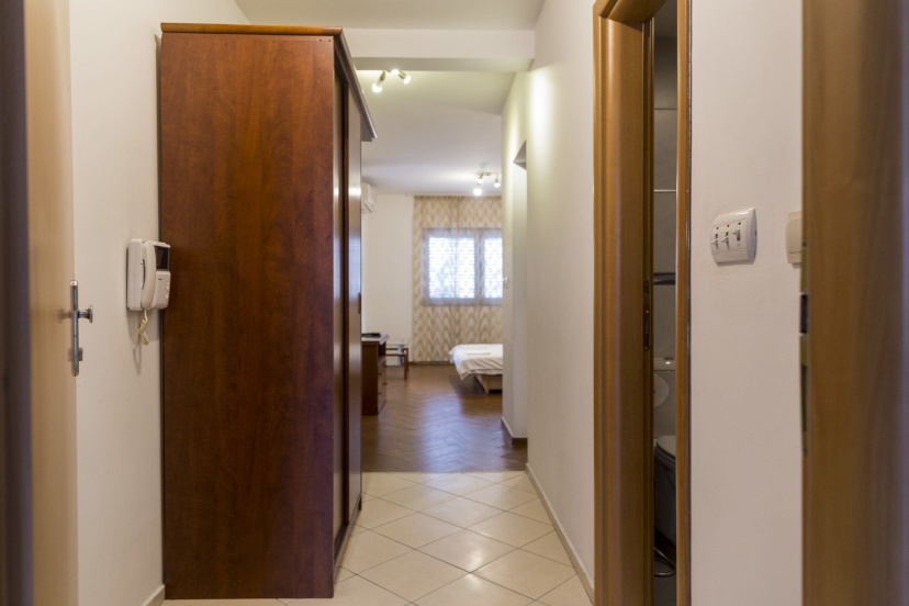 SMS Apartments 3 — отель в Будва, Черногория