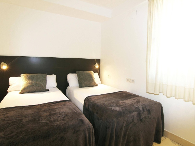 Ramblas Apartments — забронировать отель в Барселоне