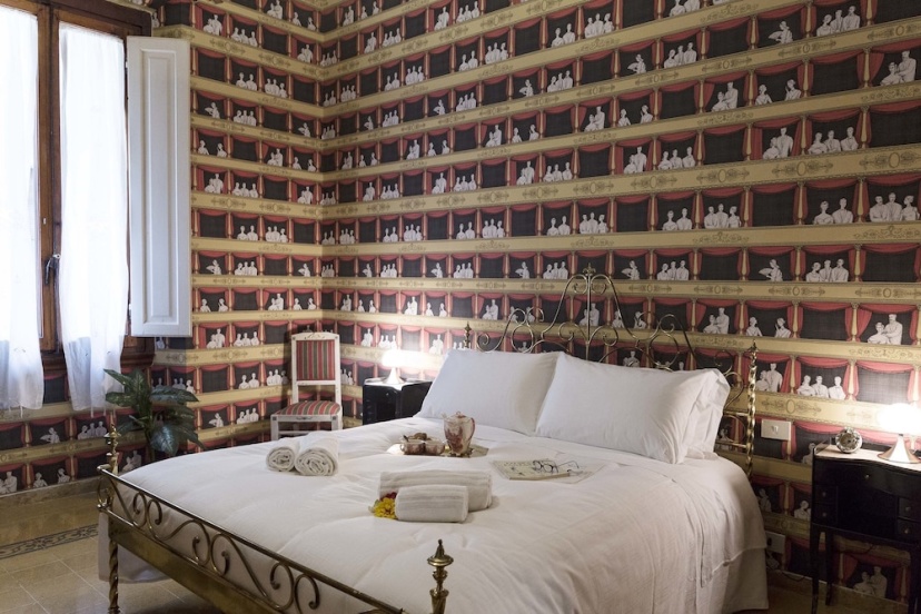 Fornasetti Apartments — отель в Флоренции, Италия