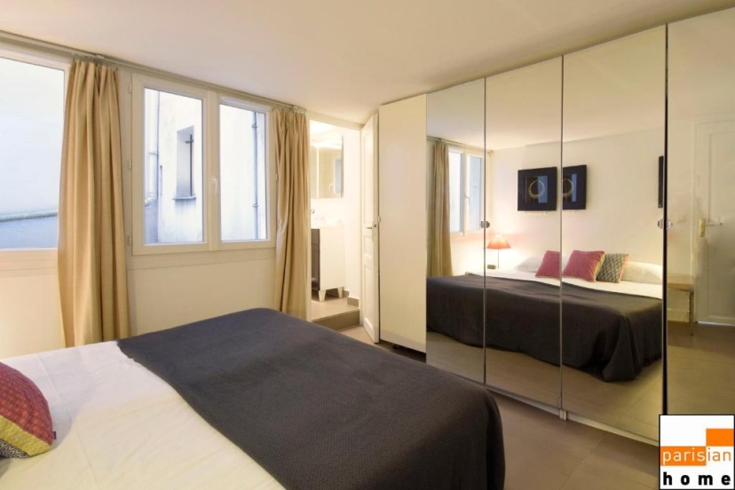 202419 - Elegant apartment for 6 people in the Montorgueil area — отель с удобным расположением в Париже