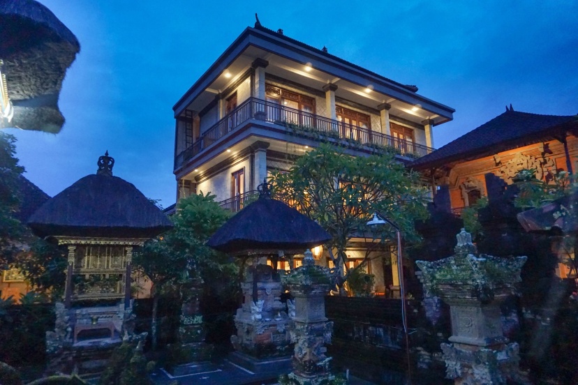 Цены на Three Brothers Guest House в Убуде