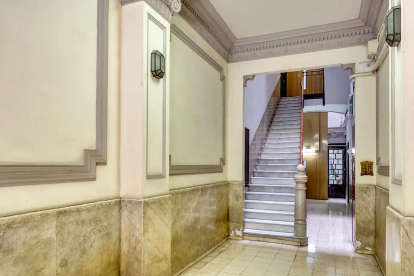 Renovated & Classic 3-Bedroom Sagrada Familia Apt. — комфортный отель в Барселоне